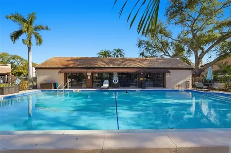 1310 Pelican Creek Crossing St Petersburg FL 33707