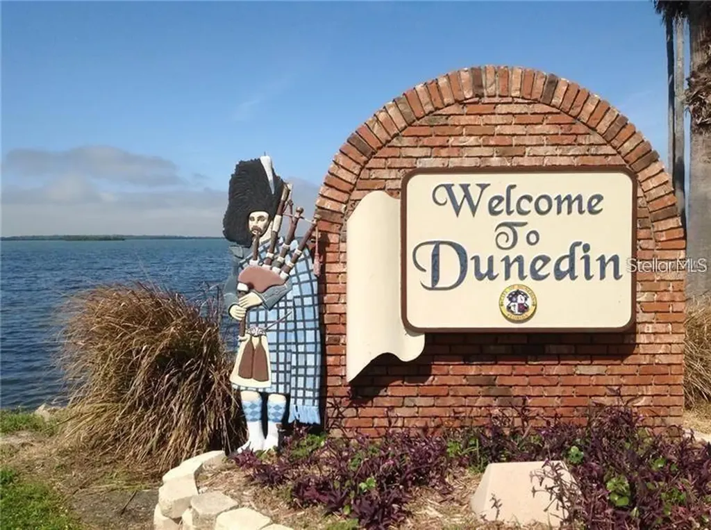 464 N Paula Drive N Dunedin FL 34698