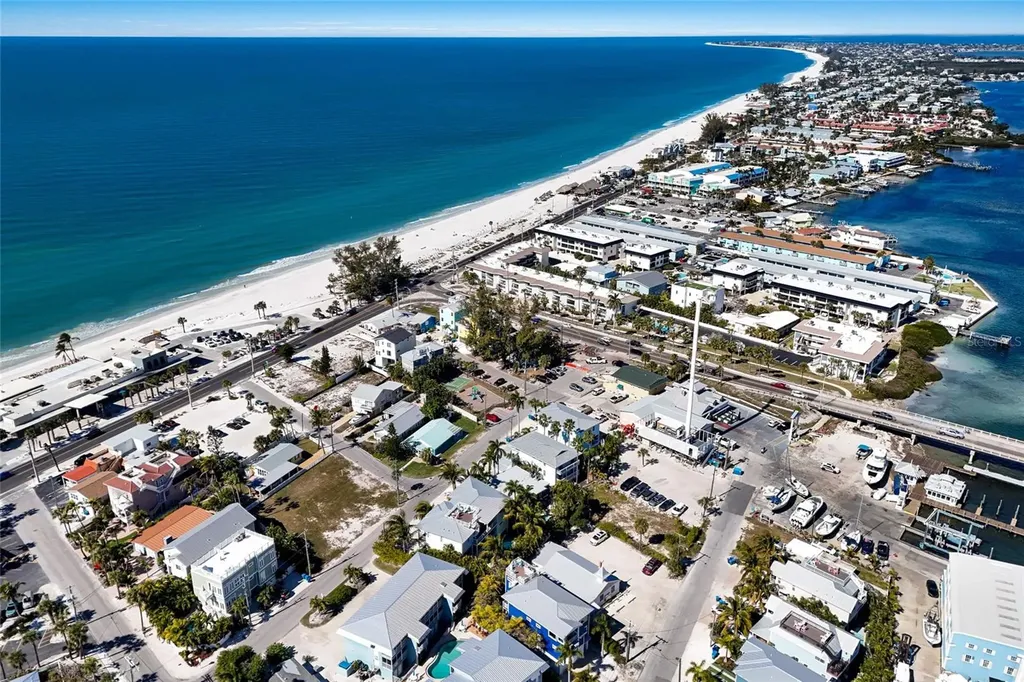 206 Church Avenue Bradenton Beach FL 34217