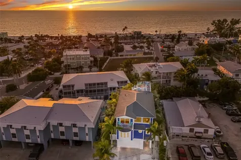 206 Church Avenue Bradenton Beach FL 34217