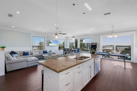 206 Church Avenue Bradenton Beach FL 34217