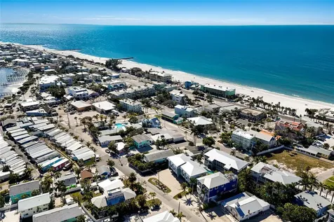 206 Church Avenue Bradenton Beach FL 34217