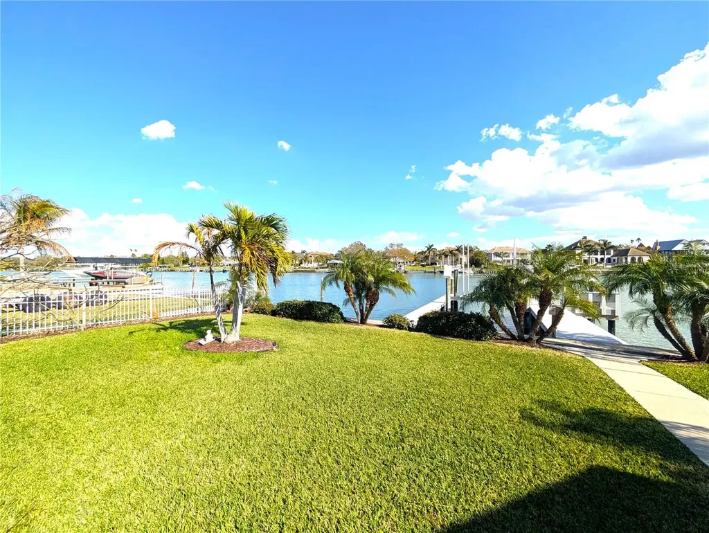 309 Buttonwood Lane Largo FL 33770