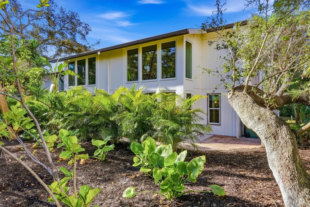 1201 E Peppertree Drive Sarasota FL 34242