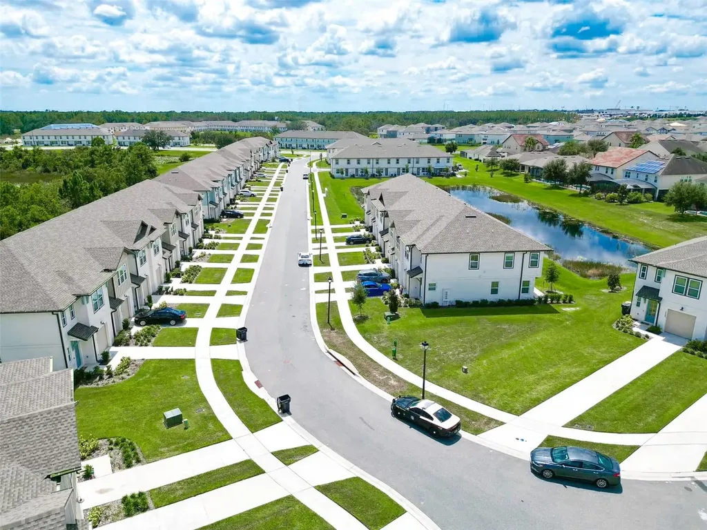 1542 Discovery Street Davenport FL 33896