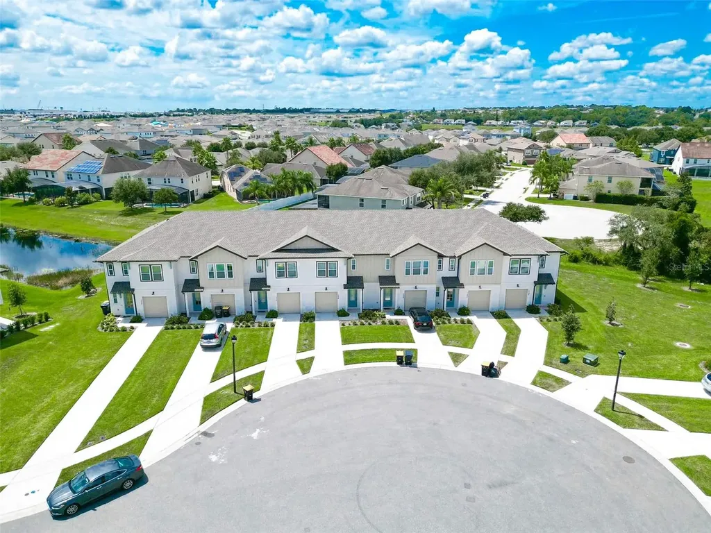 1542 Discovery Street Davenport FL 33896