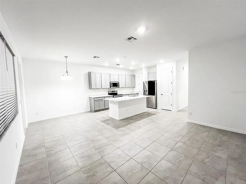 1542 Discovery Street Davenport FL 33896