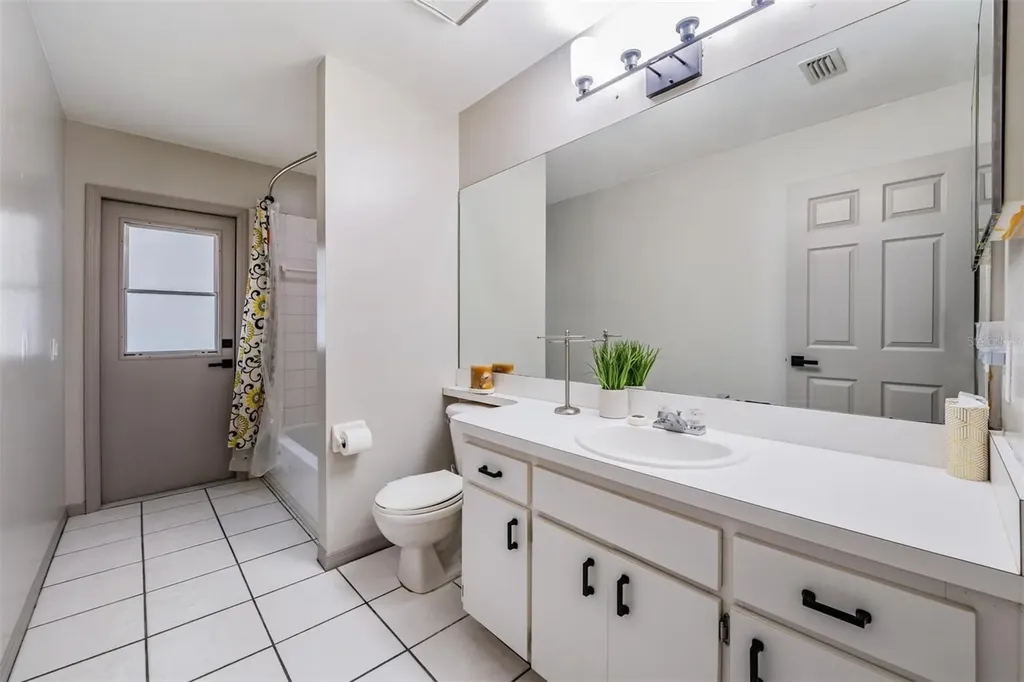 1813 Dockside Drive Valrico FL 33594