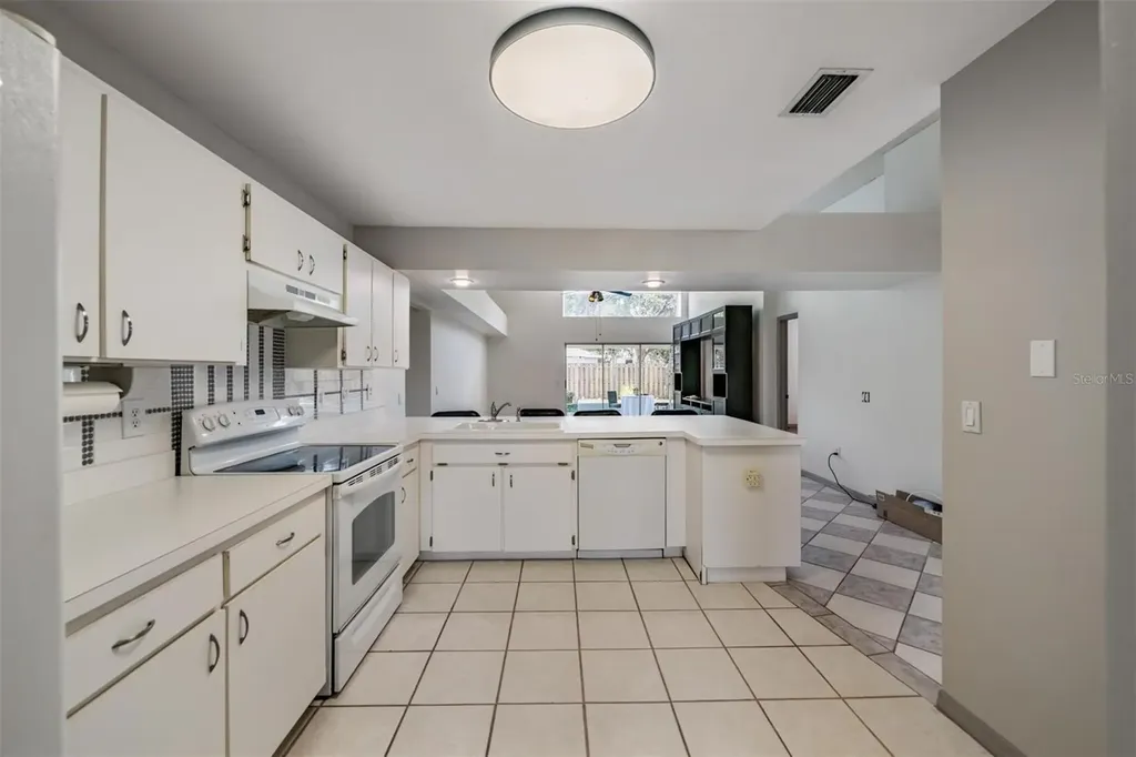 1813 Dockside Drive Valrico FL 33594