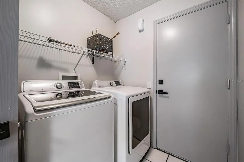 1813 Dockside Drive Valrico FL 33594