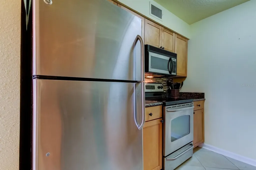 5092 Beach Drive SE St Petersburg FL 33705