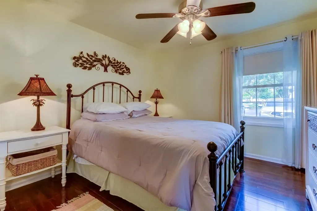 5092 Beach Drive SE St Petersburg FL 33705