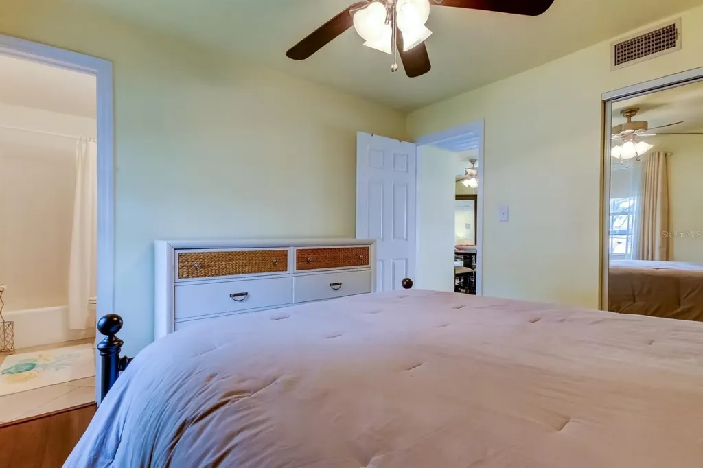 5092 Beach Drive SE St Petersburg FL 33705