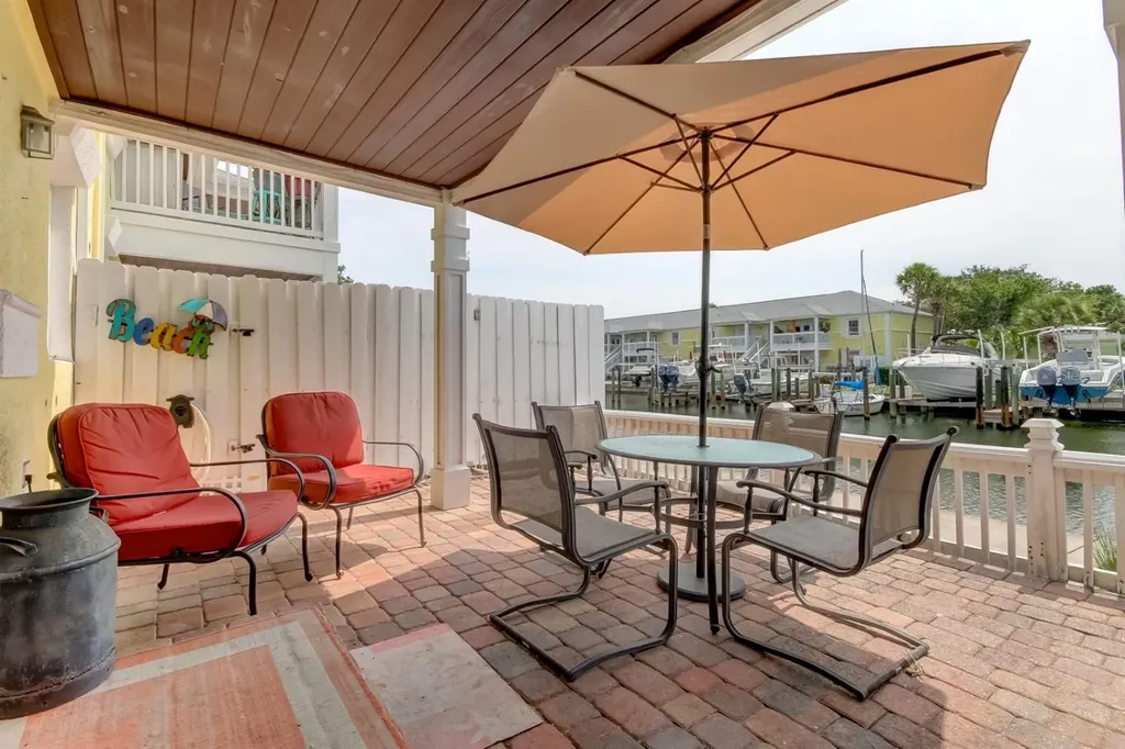 5092 Beach Drive SE St Petersburg FL 33705