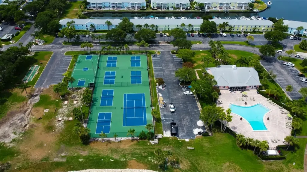 5092 Beach Drive SE St Petersburg FL 33705