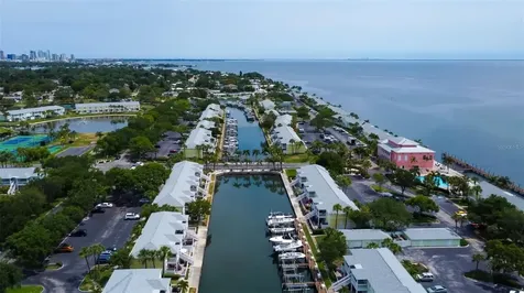 5092 Beach Drive SE St Petersburg FL 33705