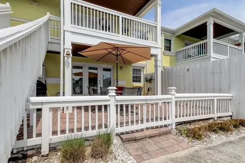 5092 Beach Drive SE St Petersburg FL 33705