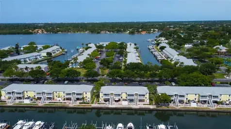 5092 Beach Drive SE St Petersburg FL 33705