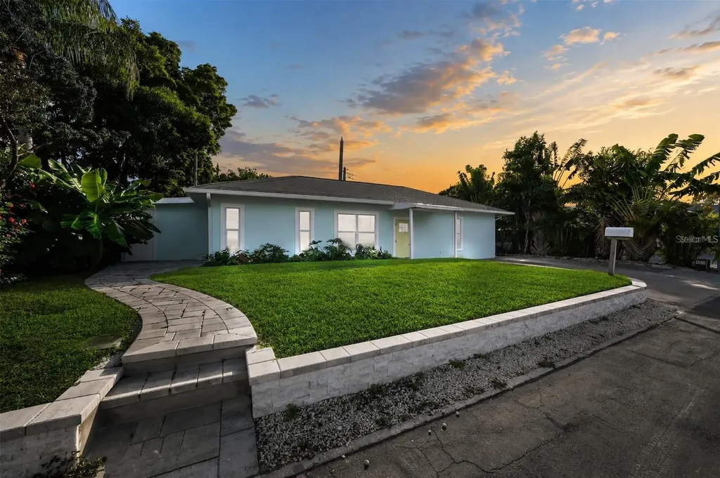 145 93rd Avenue Treasure Island FL 33706