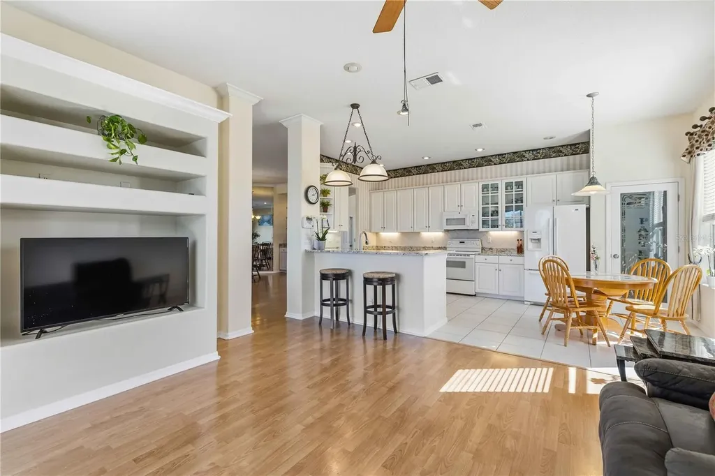 136 41st Circle E Bradenton FL 34208