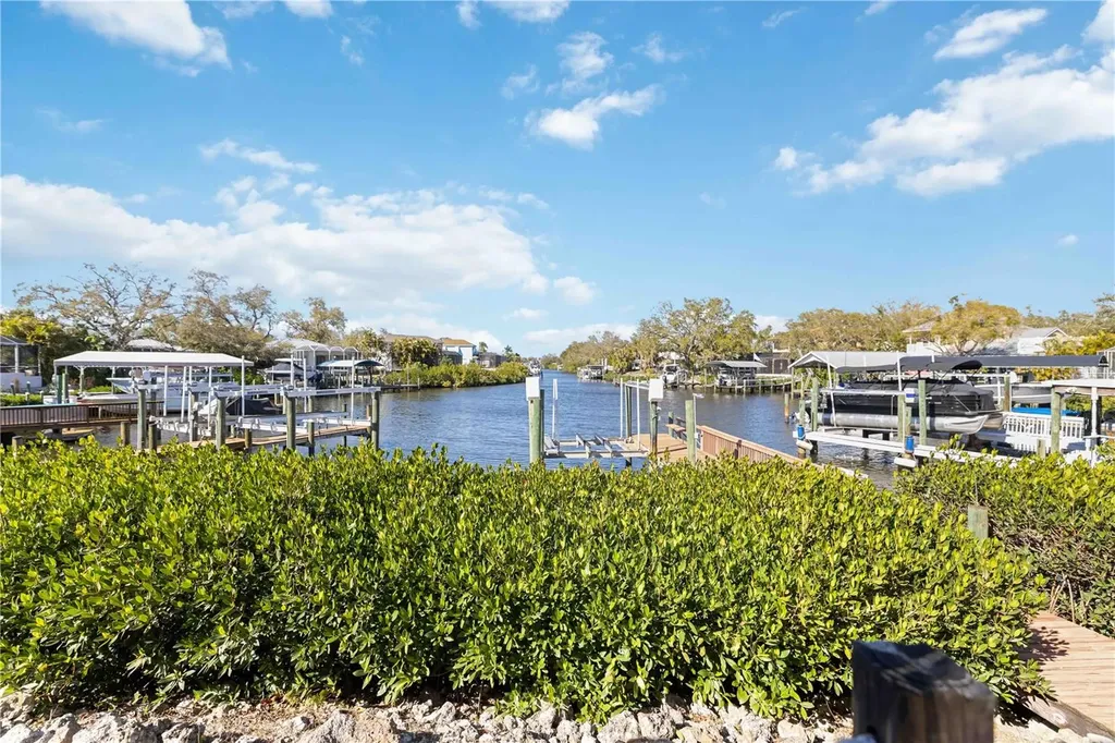 136 41st Circle E Bradenton FL 34208