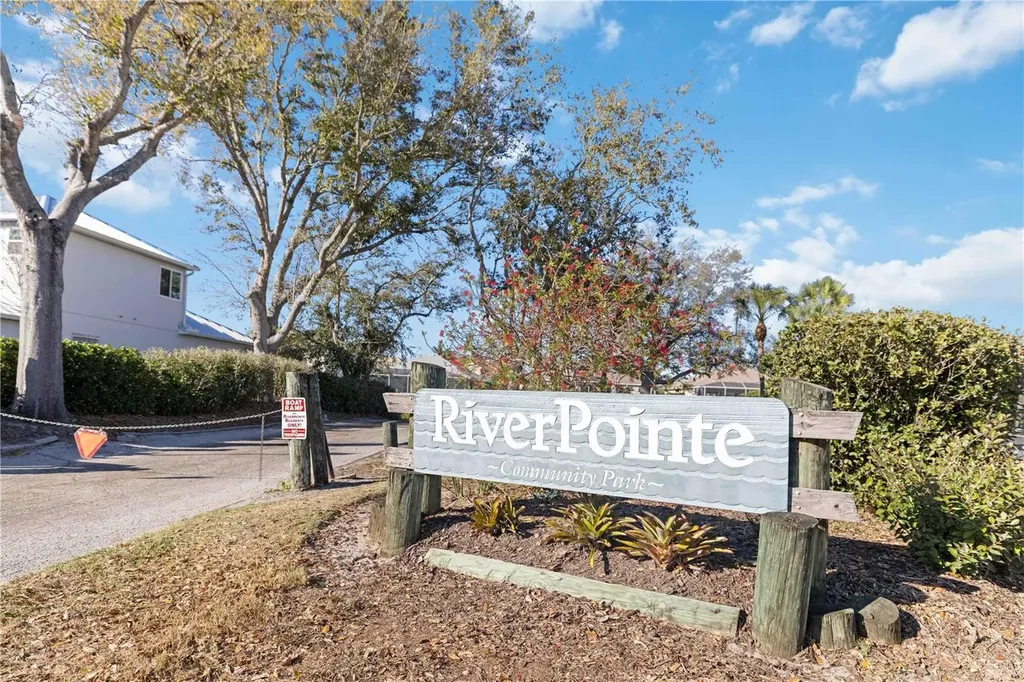 136 41st Circle E Bradenton FL 34208