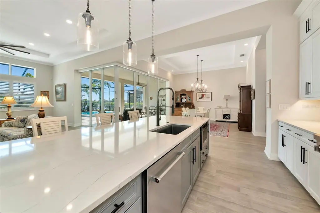 8252 Redonda Loop Bradenton FL 34202