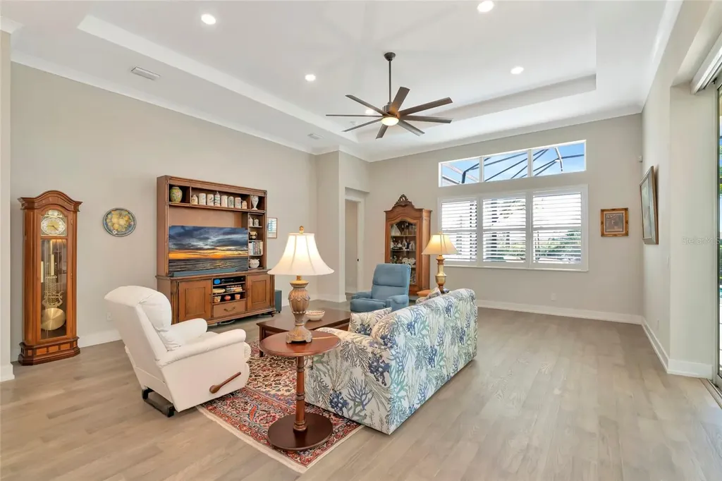 8252 Redonda Loop Bradenton FL 34202