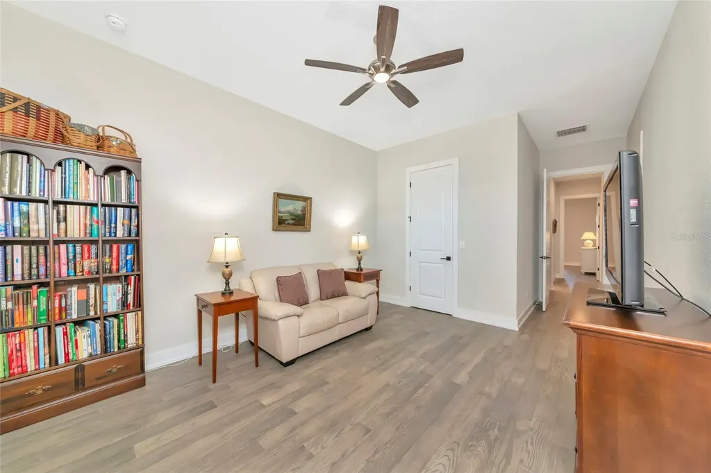 8252 Redonda Loop Bradenton FL 34202