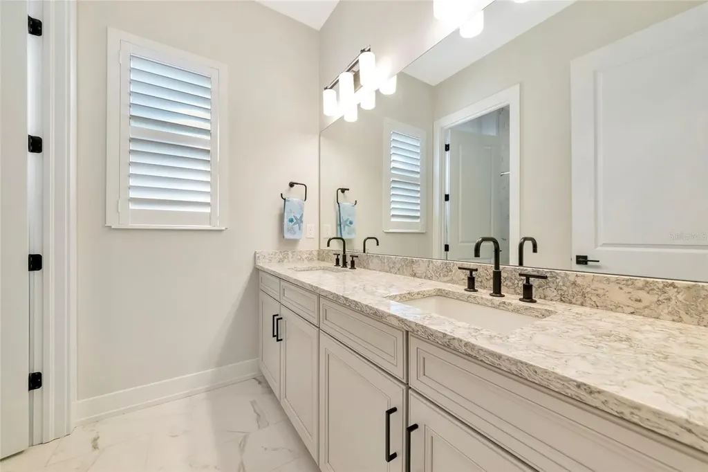 8252 Redonda Loop Bradenton FL 34202
