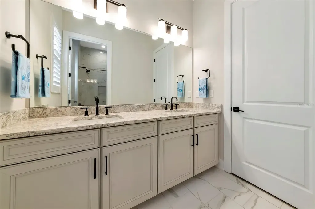 8252 Redonda Loop Bradenton FL 34202