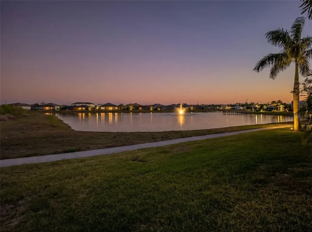 8252 Redonda Loop Bradenton FL 34202