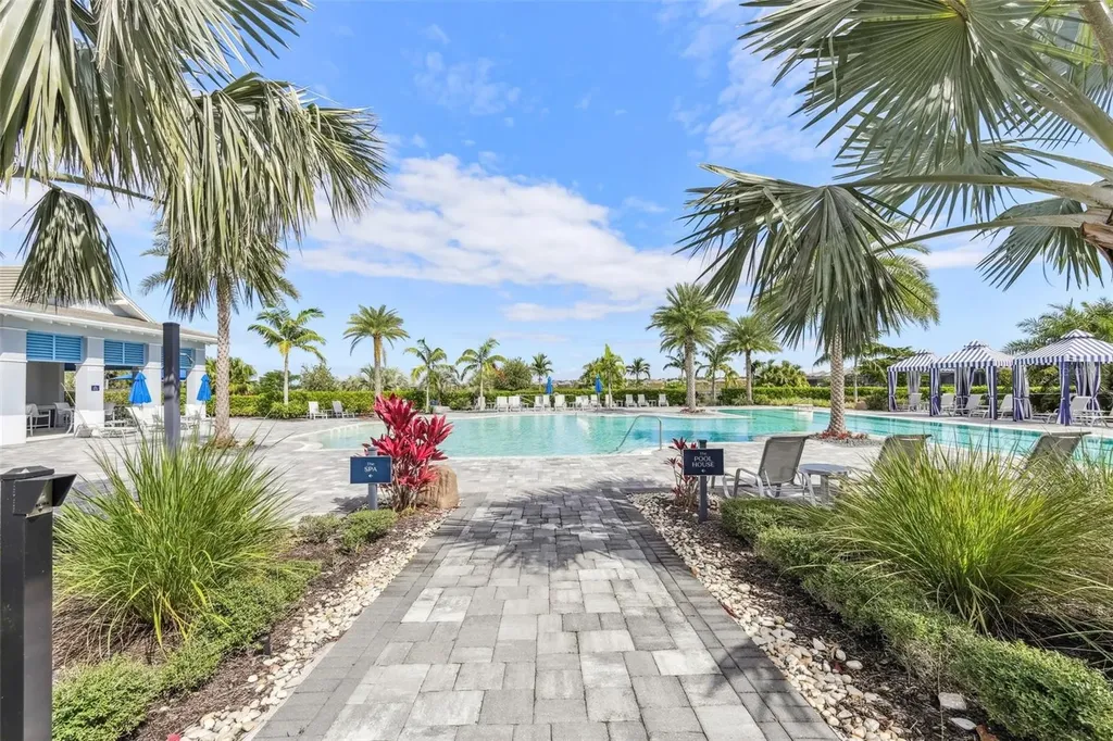 8252 Redonda Loop Bradenton FL 34202