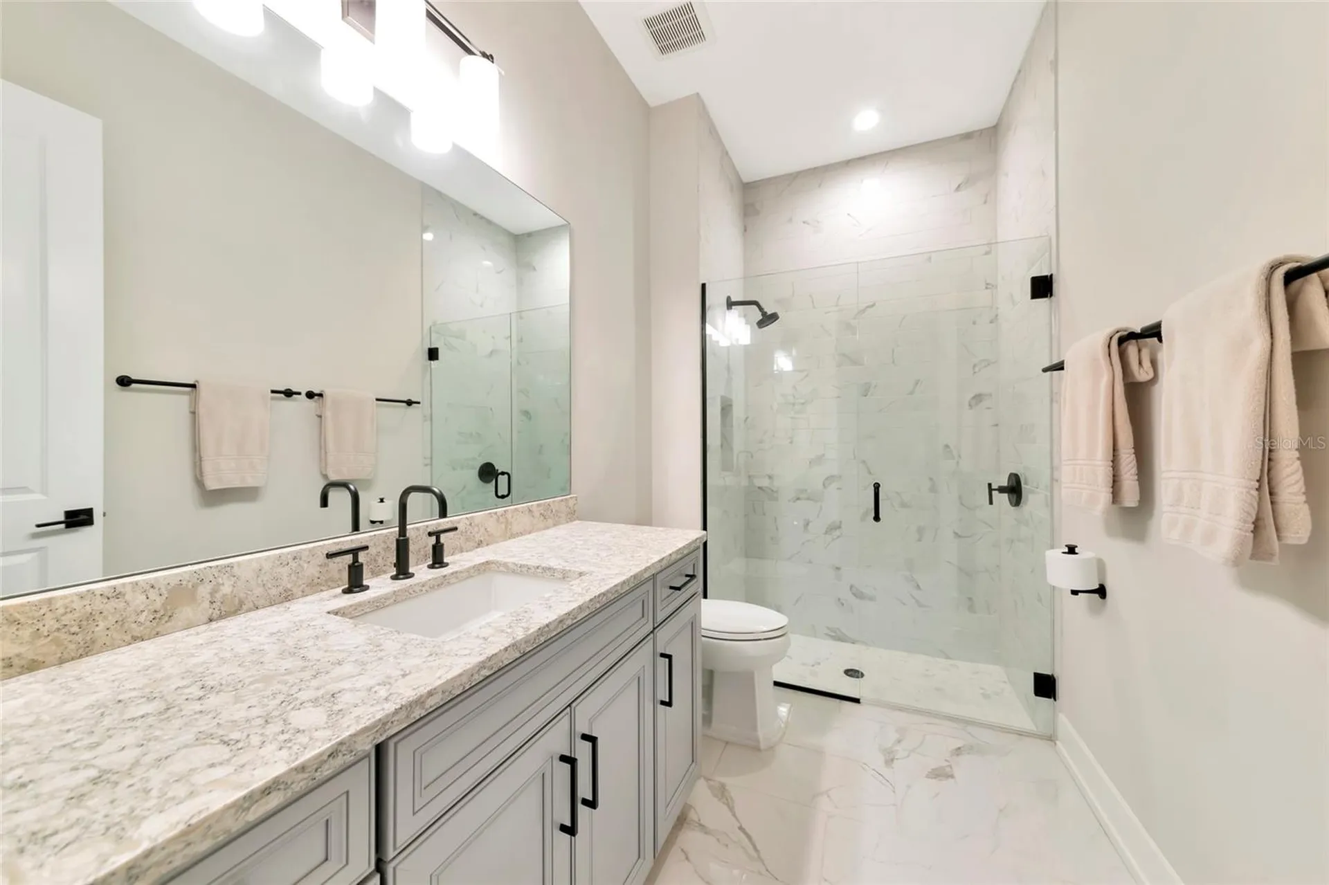 8252 Redonda Loop Bradenton FL 34202