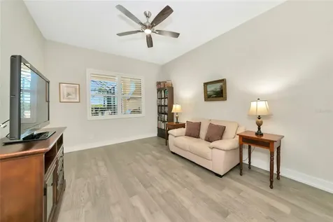 8252 Redonda Loop Bradenton FL 34202