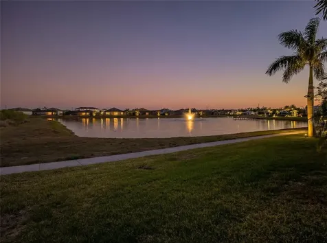 8252 Redonda Loop Bradenton FL 34202