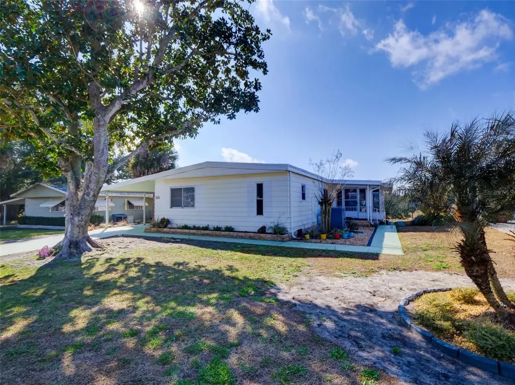 2218 Orangewood Circle Zellwood FL 32798