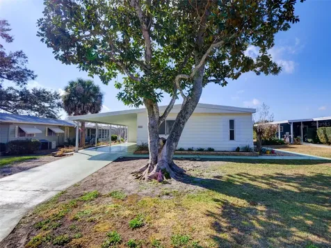 2218 Orangewood Circle Zellwood FL 32798