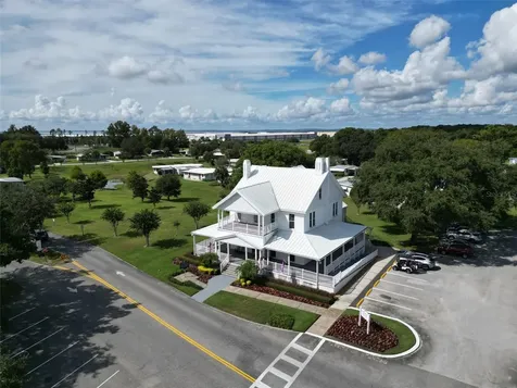 2218 Orangewood Circle Zellwood FL 32798