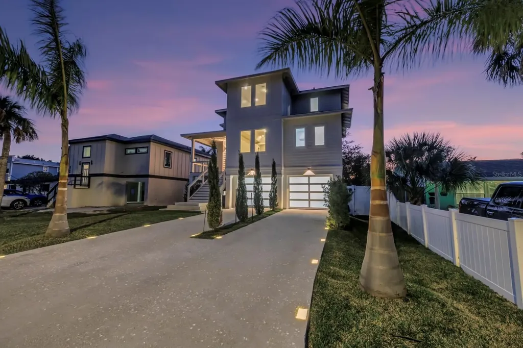 3752 Arkansas Avenue NE St Petersburg FL 33703