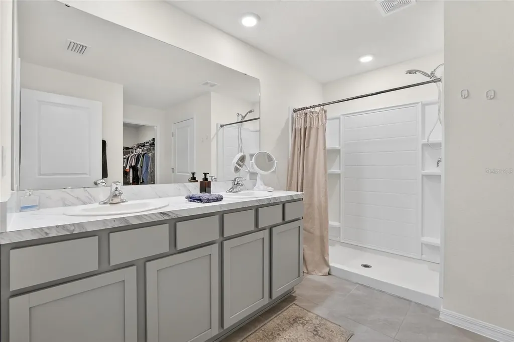 7511 Rosewood Garden Loop Tampa FL 33637
