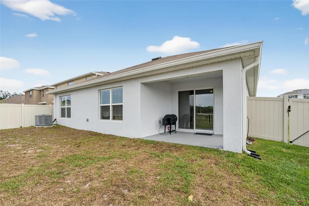 7511 Rosewood Garden Loop Tampa FL 33637