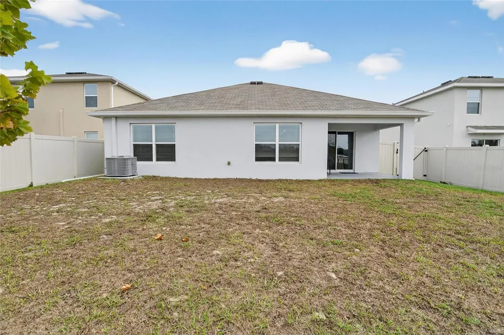 7511 Rosewood Garden Loop Tampa FL 33637