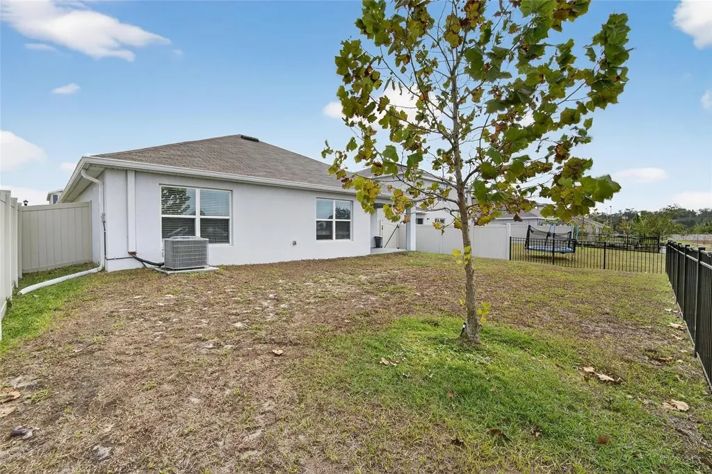 7511 Rosewood Garden Loop Tampa FL 33637