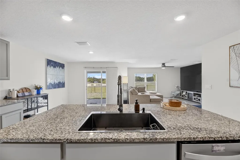 7511 Rosewood Garden Loop Tampa FL 33637