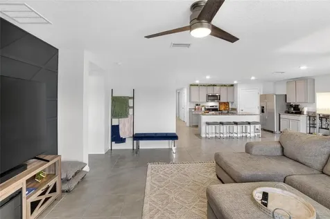 7511 Rosewood Garden Loop Tampa FL 33637