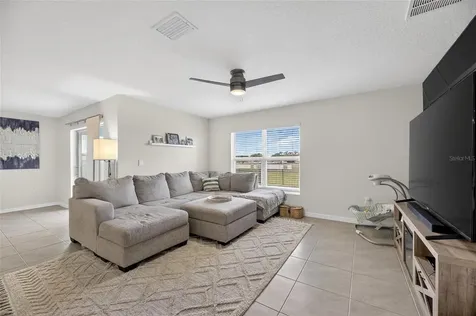 7511 Rosewood Garden Loop Tampa FL 33637