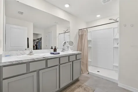 7511 Rosewood Garden Loop Tampa FL 33637
