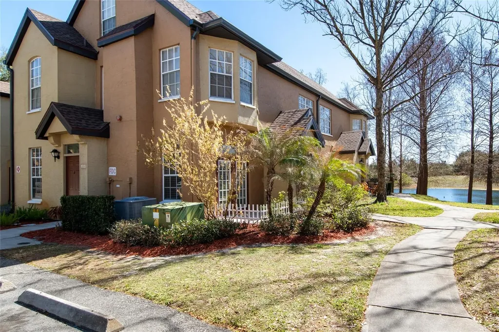 6384 Raleigh Street Orlando FL 32835