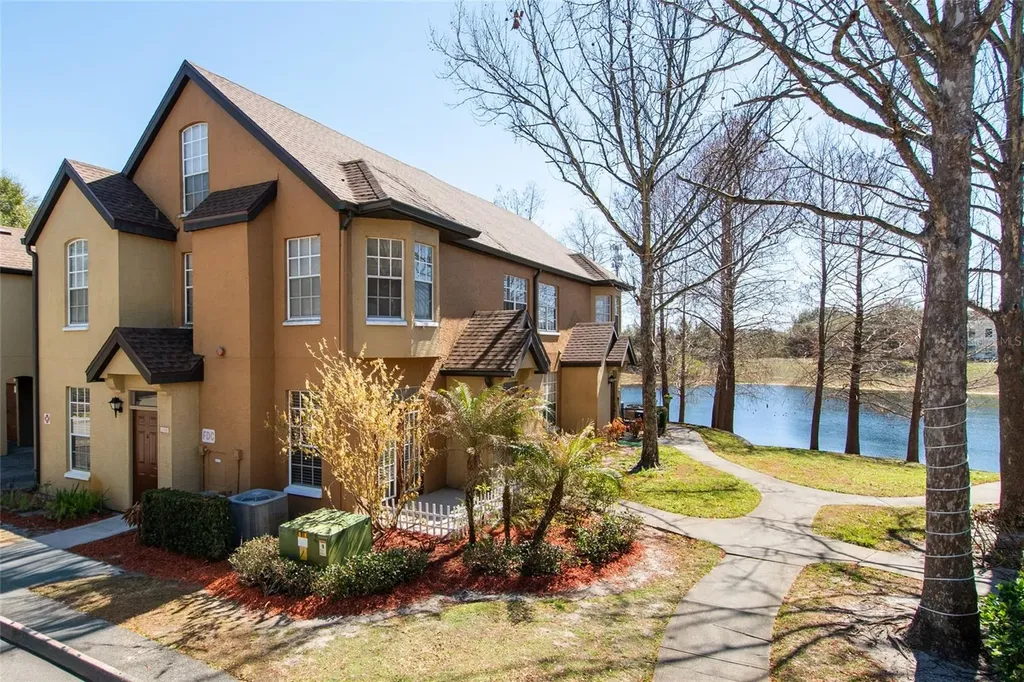 6384 Raleigh Street Orlando FL 32835